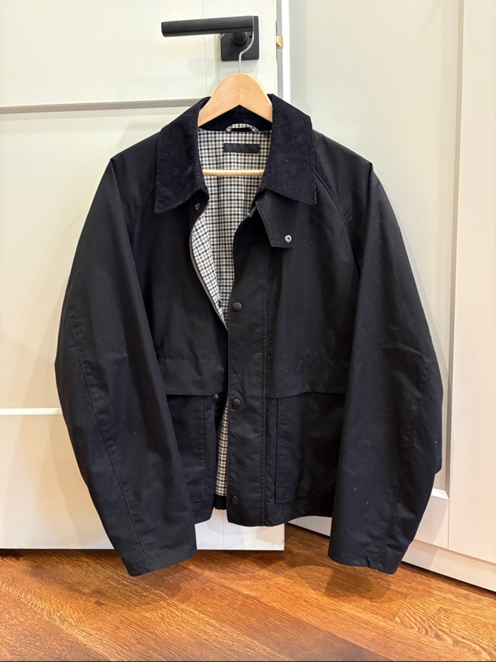 Uniqlo Barn Jacket (Black) - Size M